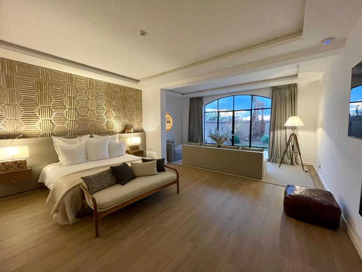 Superior King Suite