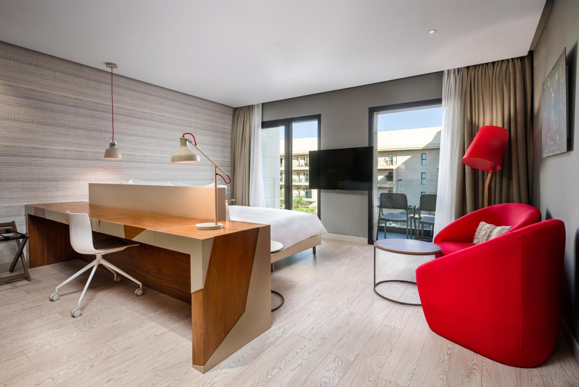 Premium Room Pool View Balcony
