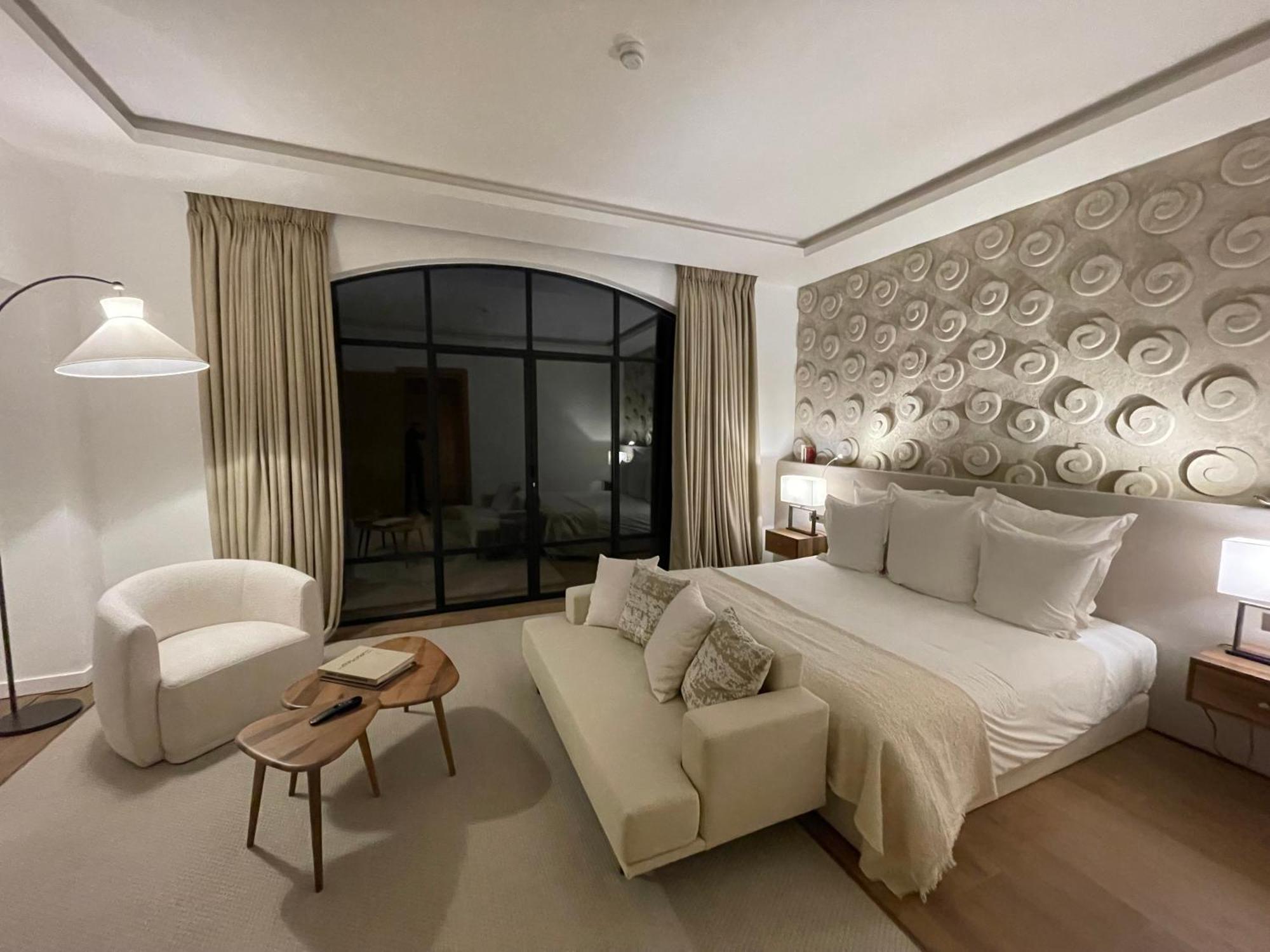 Superior King Suite